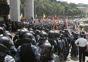 МВД составила шесть админпротоколов в отношении протестующих под Украинским домом депутатов