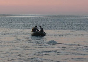 В море возле Ялты спасли мужчину, который уснул на матрасе