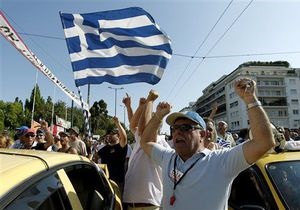 Эксперты озвучили прогнозы относительно возможного дефолта Греции