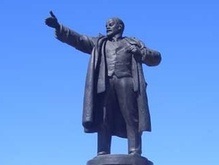 Хмельницкие националисты призывают продать памятники Ленину