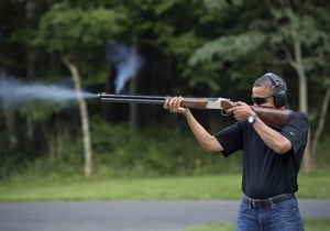 Белый дом опубликовал фото Обамы с ружьем в руках