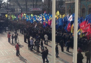 Сторонники оппозиции готовы оставаться у Рады, пока не решится вопрос с выборами в Киеве