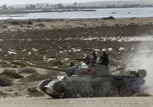Тунис выразил протест Триполи в связи с обстрелом своей территории силами Каддафи