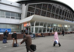 Пассажиров рейса Киев-Донецк не выпускают из автобуса на взлетной полосе в аэропорту Борисполь