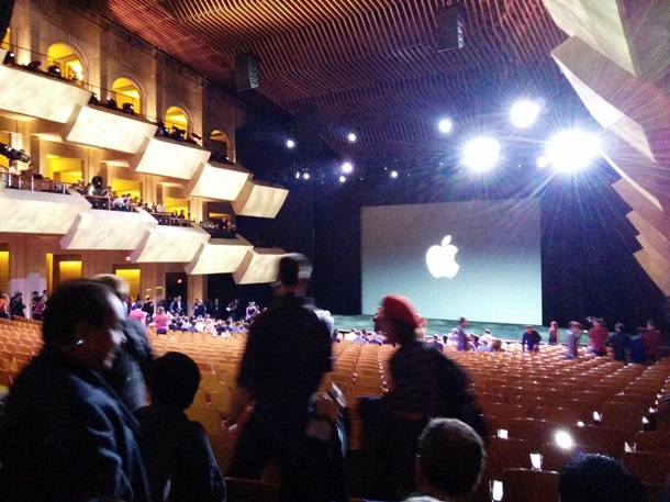 Презентация Apple начинается