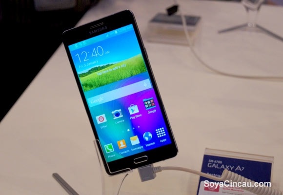 Samsung представил свой самый тонкий смартфон