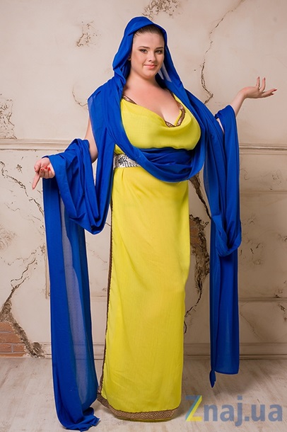 Украинка с титулом \"Мисс Мега-бюст\" снялась в откровенной фотосессии. Фото