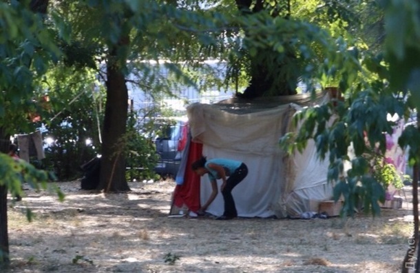 На Куликовом поле в Одессе ромы развернули палаточный лагерь. ФОТО
