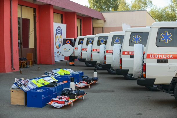  Германия подарила Украине 12 машин скорой помощи. ФОТО