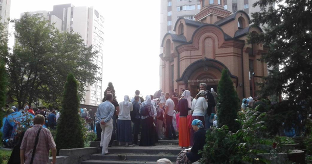 Крестный ход: на молебен пустят только украинцев. ФОТО. ВИДЕО