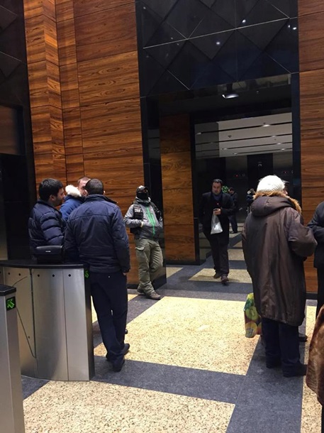 СБУ блокировала вход в киевский бизнес-центр Gulliver