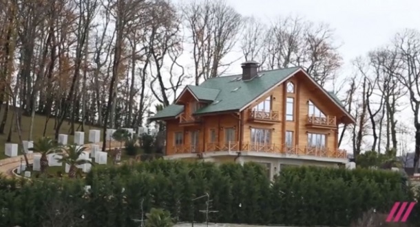 СМИ показали дом Януковича в Сочи