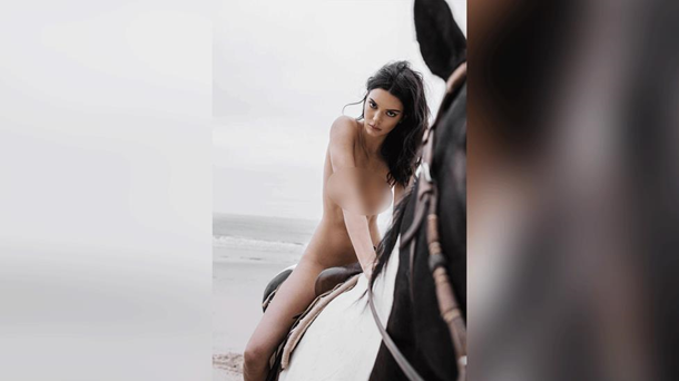 В Сеть слили голые фото Кендалл Дженнер (18+)