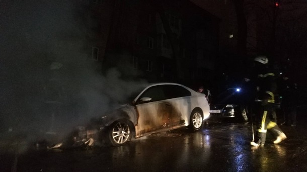 В Киеве у посольства РФ сгорело авто на российских дипномерах - СМИ