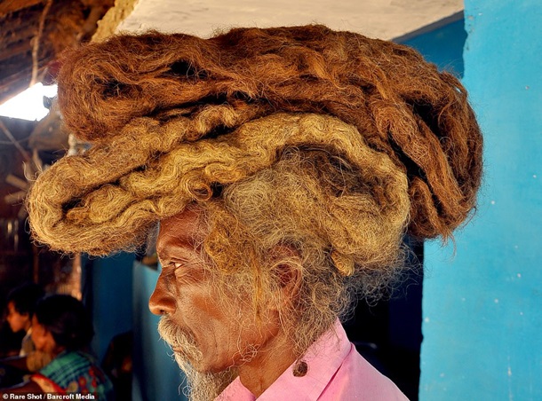 Житель Индии отращивал и не мыл волосы 40 лет