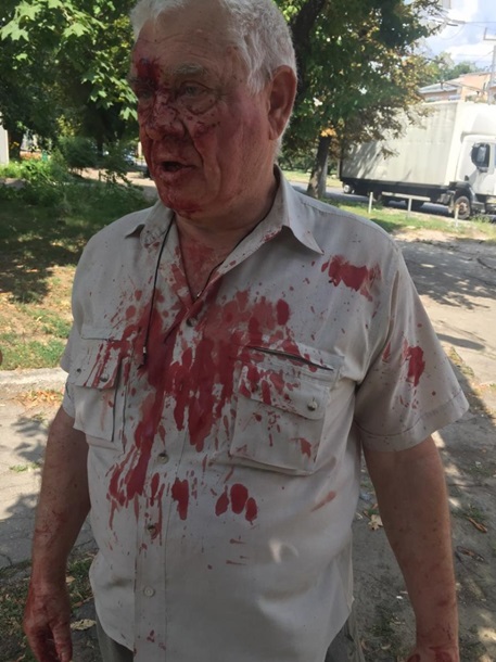 В Харькове коп избил пенсионера за просьбу уступить место в трамвае
