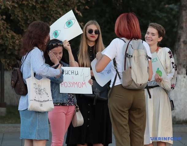 Под Радой проходят несколько акций протеста