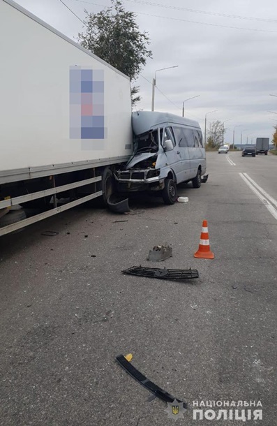 Смертельное ДТП в Запорожье: маршрутка протаранила фуру