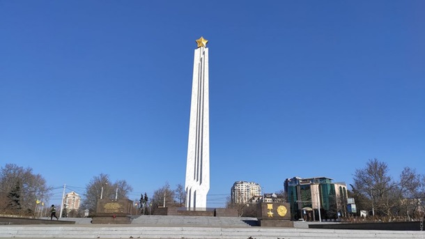 В Одессе вандалы разрисовали мемориал в честь освобождения города