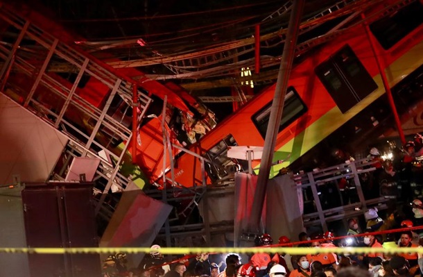 В Мексике обрушился мост с поездом метро, уже известно о 15 погибших (ФОТО, ВИДЕО) 1