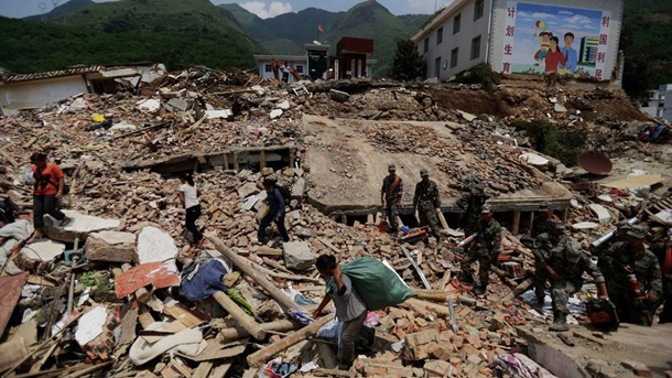 Сильное землетрясение произошло в Китае. Есть жертвы (ФОТО, ВИДЕО) 5