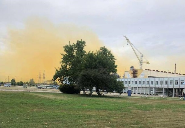 В Ривне взрыв на химзаводе с выбросом нитрозных газов - оранжевое облако расширяется (ФОТО, ВИДЕО) 6