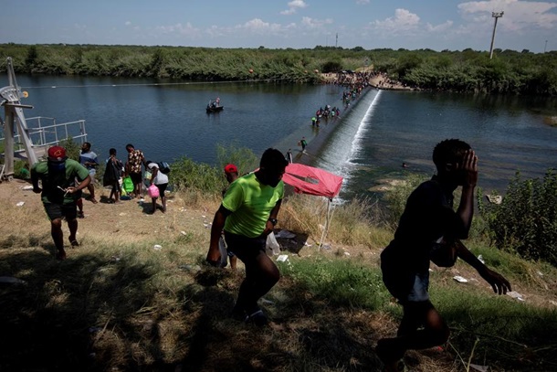 США депортируют тысячи гаитянских мигрантов, фото 2