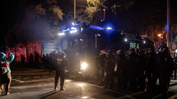 В Берлине 3,5 тысячи полицейских штурмовали сквот 3
