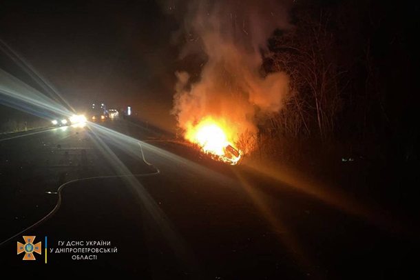 Смертельное ДТП под Кривым Рогом: авто сгорело после столкновения с фурой