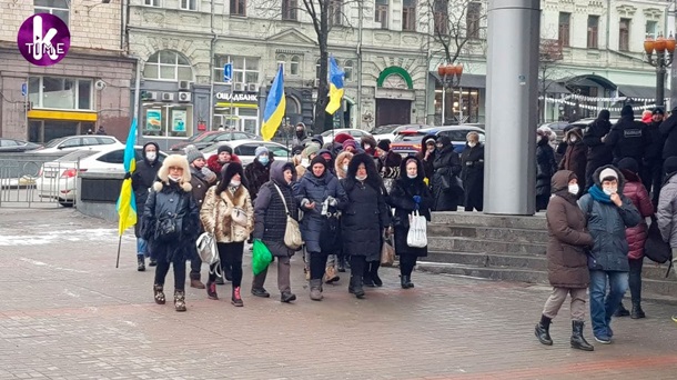 "Спершу Олена Зеленська". В столице женщины протестовали против воинского учета (ФОТО, ВИДЕО) 6