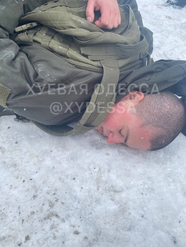 Расстрелявший сослуживцев солдат задержан - СМИ (фото)