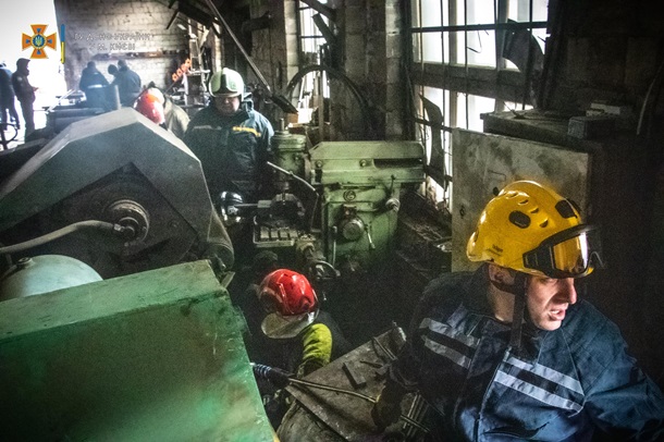 В Киеве рабочего насмерть задавило станком, фото 3 