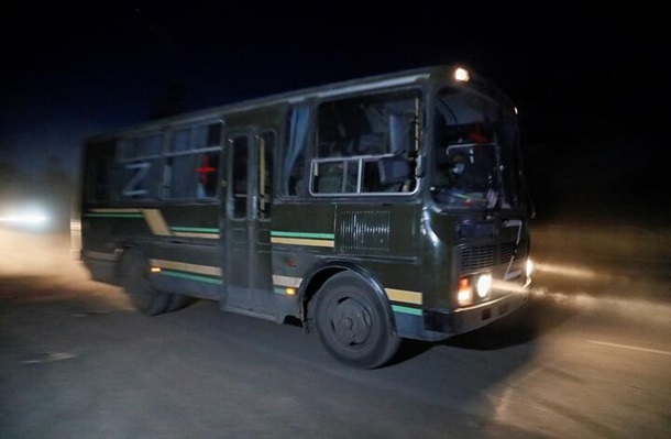 С Азовстали выехали автобусы с бойцами - Reuters (ФОТО) 5