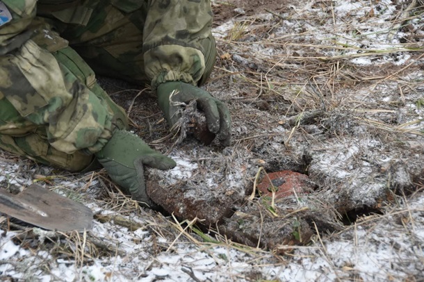 Українські сапери мінують шляхи ймовірного висування військ РФ