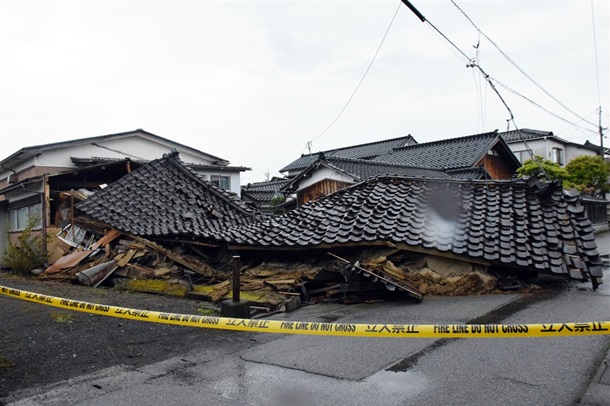 В Японии произошло сильное землетрясение, десятки пострадавших