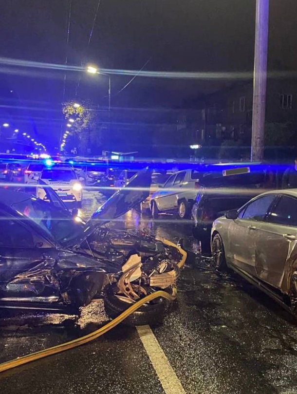 У Києві п'яний водій протаранив п'ять авто та вчинив бійку