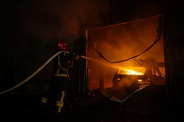 В Киеве горела СТО