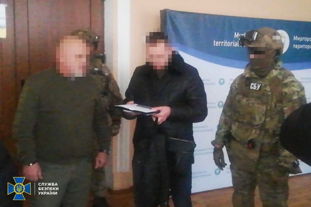 В Полтавской области задержали депутата, который требовал с фермера почти $67 тысяч