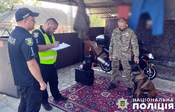 На Полтавщині виявили тіло жінки у вигрібній ямі: вбивця вчинив самогубство