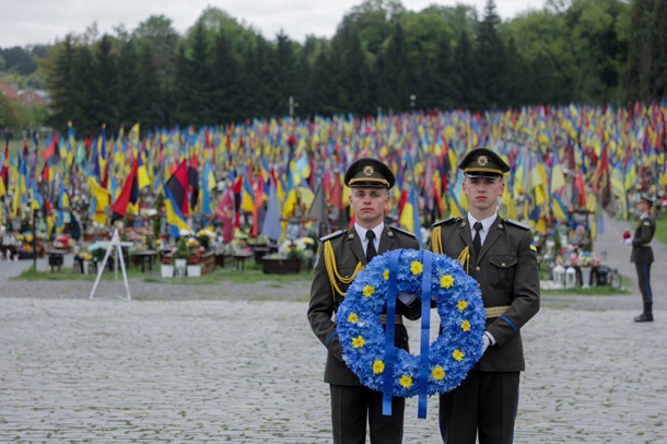 Во Львов прибыли делегации 35 стран и главный дипломат ЕС Во Львов прибыли делегации 35 стран и главный дипломат ЕС