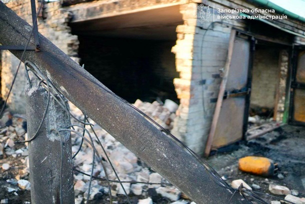 Россия атаковала ночью Запорожье: возникли пожары Россия атаковала ночью Запорожье: возникли пожары