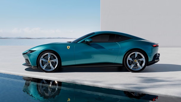 Ferrari представила купе Amalfi