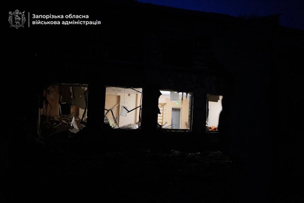 Запорожье под атакой «шахедов», есть разрушения (видео) Запорожье под атакой «шахедов», есть разрушения (видео)
