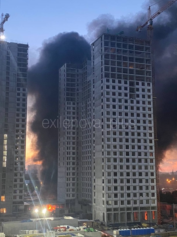Ночью Москву и область атаковали десятки дронов (фото, видео) Ночью Москву и область атаковали десятки дронов (фото, видео)
