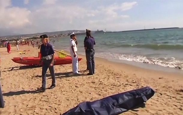 В Тунисе на пляже популярного курорта подорвался смертник