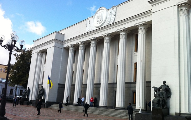 Янукович - Рада - прокурутару - Янукович внес в Раду законопроект о прокуратуре, необходимый для подписания СА