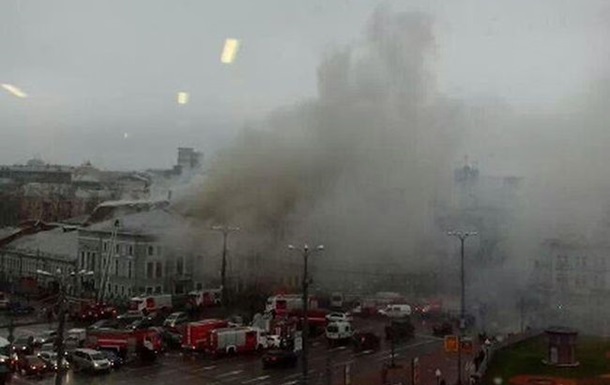 В Москве произошел пожар в театре Школа современной пьесы. В центре города ограничено движение транспорта
