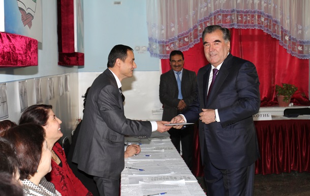 На останній термін. Рахмон переміг на виборах президента Таджикистану