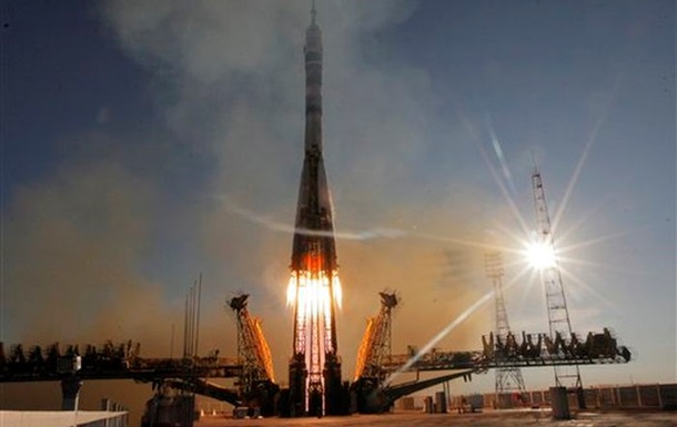 Космічний корабель Союз із олімпійським факелом на борту вирушив до МКС
