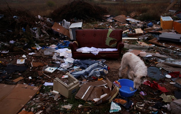 Чили: власти ввели особое положение из-за куч мусора